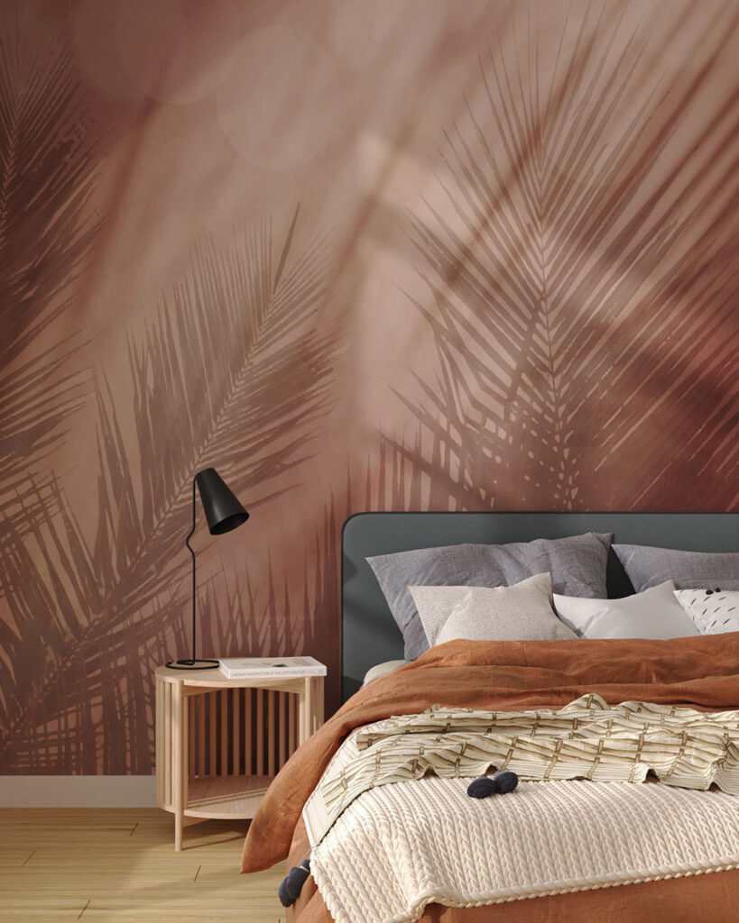 tropikalne liście na ścianie w odcieniach brązu w salonie