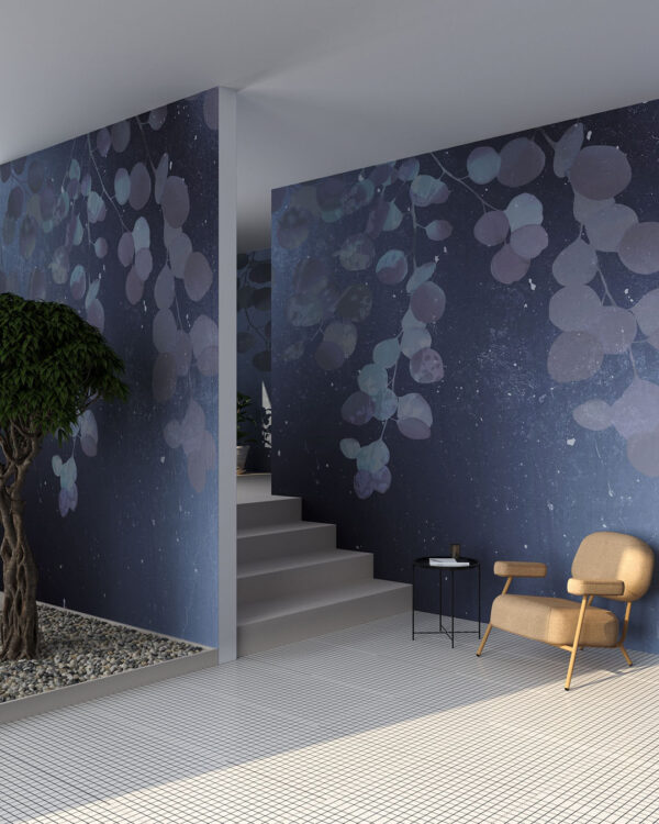 liście drzew na niebieskiej ścianie w salonie